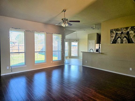 2nd image of 2119 Shady Bend Cir