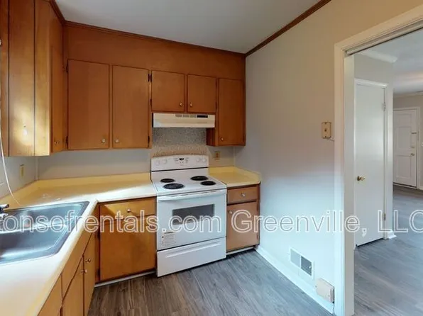 916 Cross Anchor Hwy, Woodruff, SC 29388
