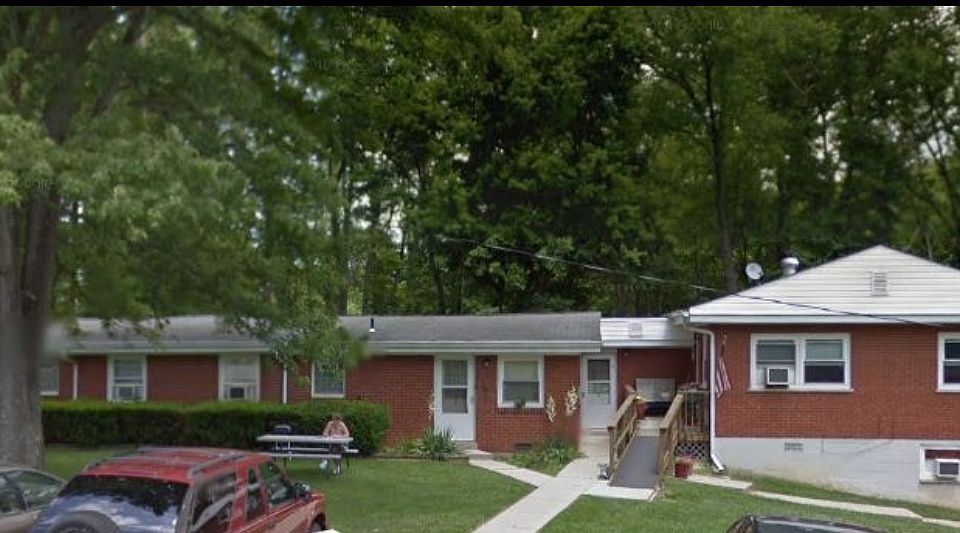 1st image of 1814 Country Ln #1