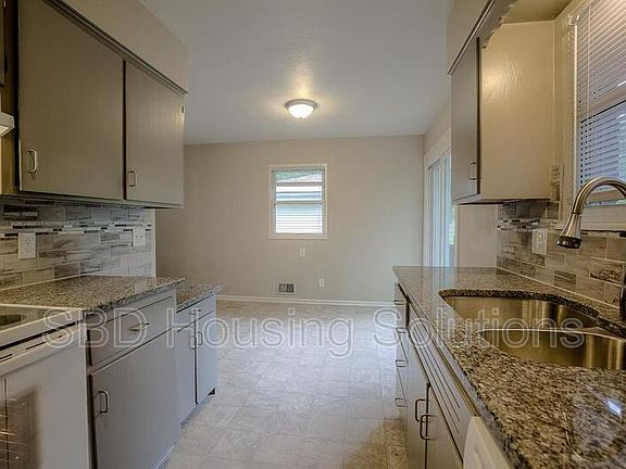 5th image of 1236 N Broadway St