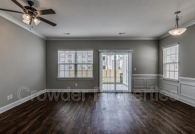 362 Halton Crossing Dr SW — Photo 2