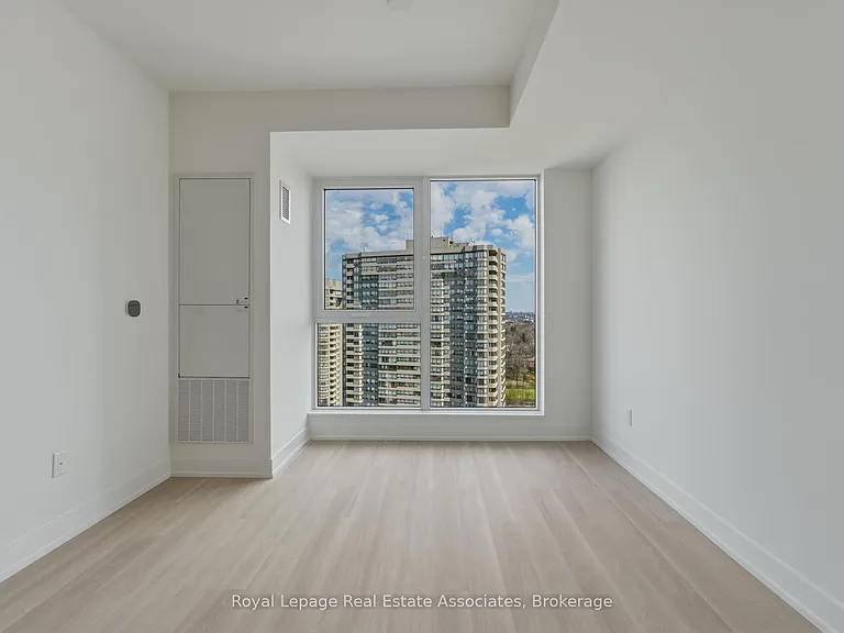 25 Cordova Ave #1802 — Photo 7