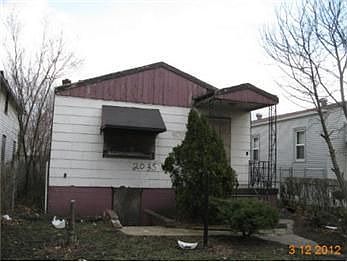 2nd image of 2035 Connecticut St