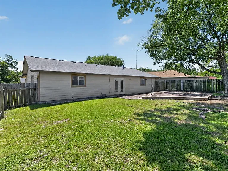8602 Colonial Dr — Photo 26