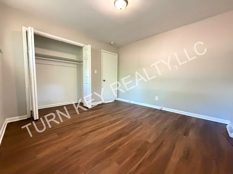 320 Park Rd — Photo 13