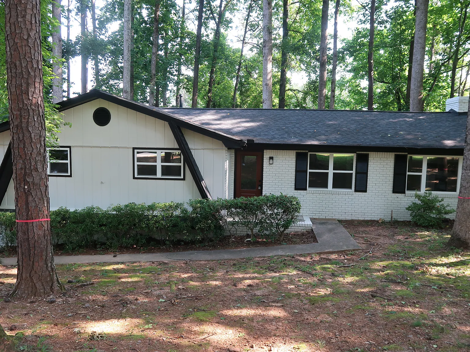 3 bed, 1452 sqft, $2,695 — Photo 1