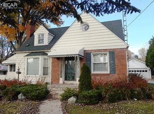 6467 Davison Rd, Burton, MI 48509