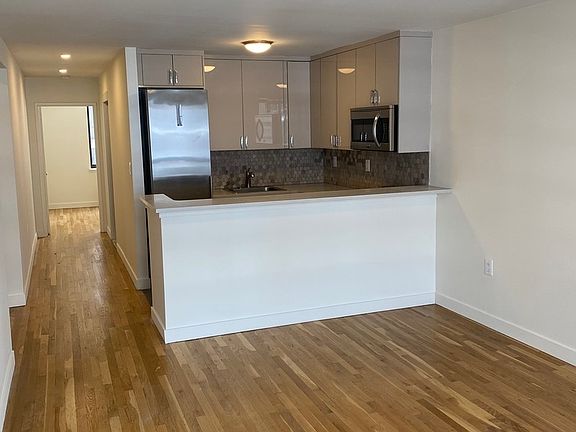 4th image of 144 W 23rd St APT 8E