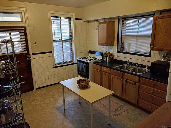 3rd image of 4424 Oakland Ave APT 1W