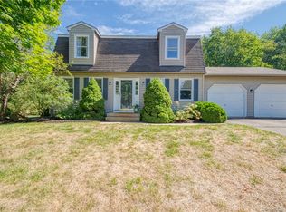 15 Tufts Dr, Manchester, CT 06042