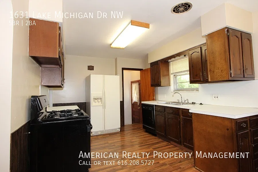 5 bed, 1562 sqft, $2,500 — Photo 2