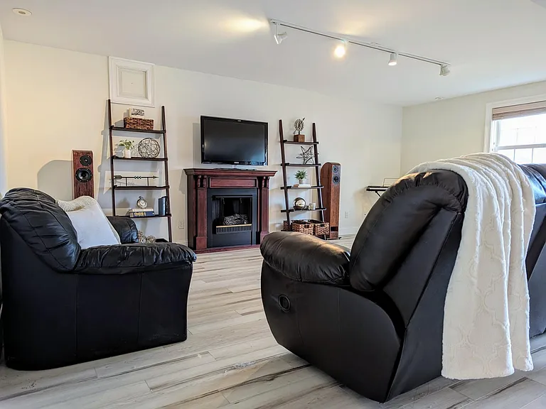 7 Westview Ave — Photo 5