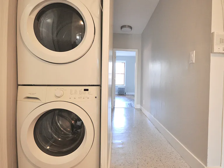 330 Albany Ave #3 — Photo 7
