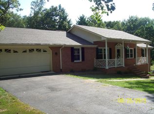2748 Coachman Cir, Roanoke, VA 24012