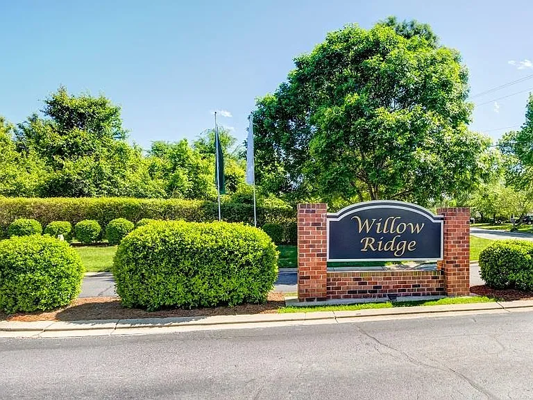 Willow Ridge Apartments — Photo 8