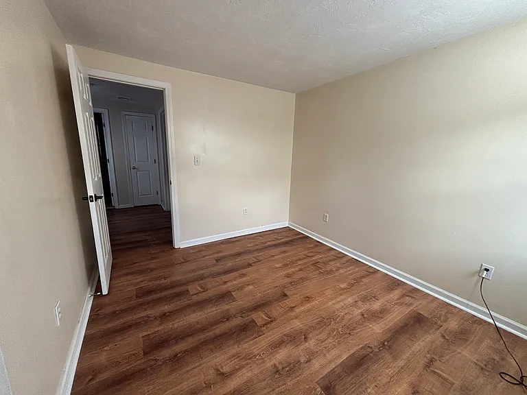 118 Montclair Ave — Photo 13