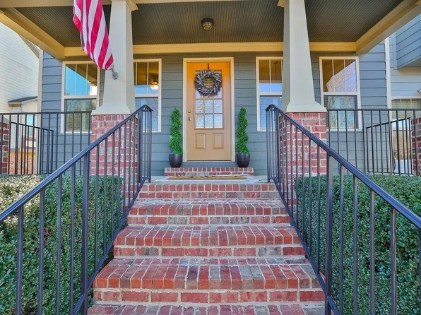 417 Royal Crescent Ln E, Canton, GA 30115