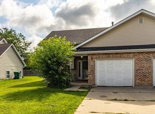 968 Crestville Ct, Gurnee, IL 60031