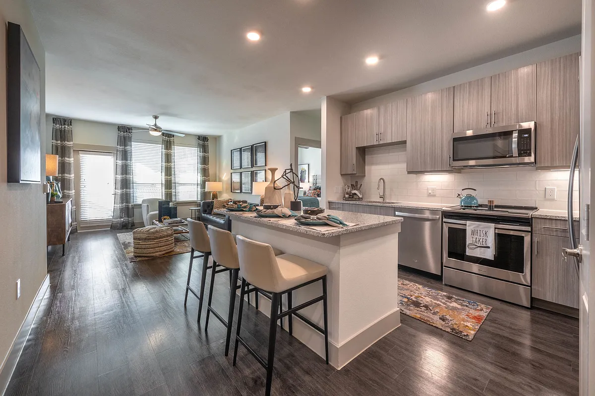 Building Photo - 301 Flower Mound
