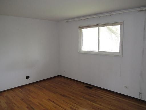 5th image of 134 Standish Ln