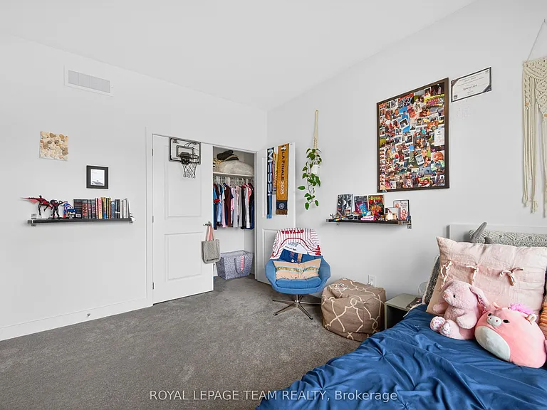 160 Highgarden Ter — Photo 21