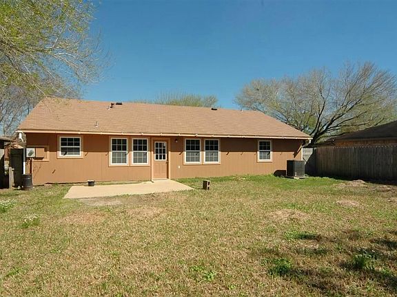2nd image of 211 Greenshire Dr