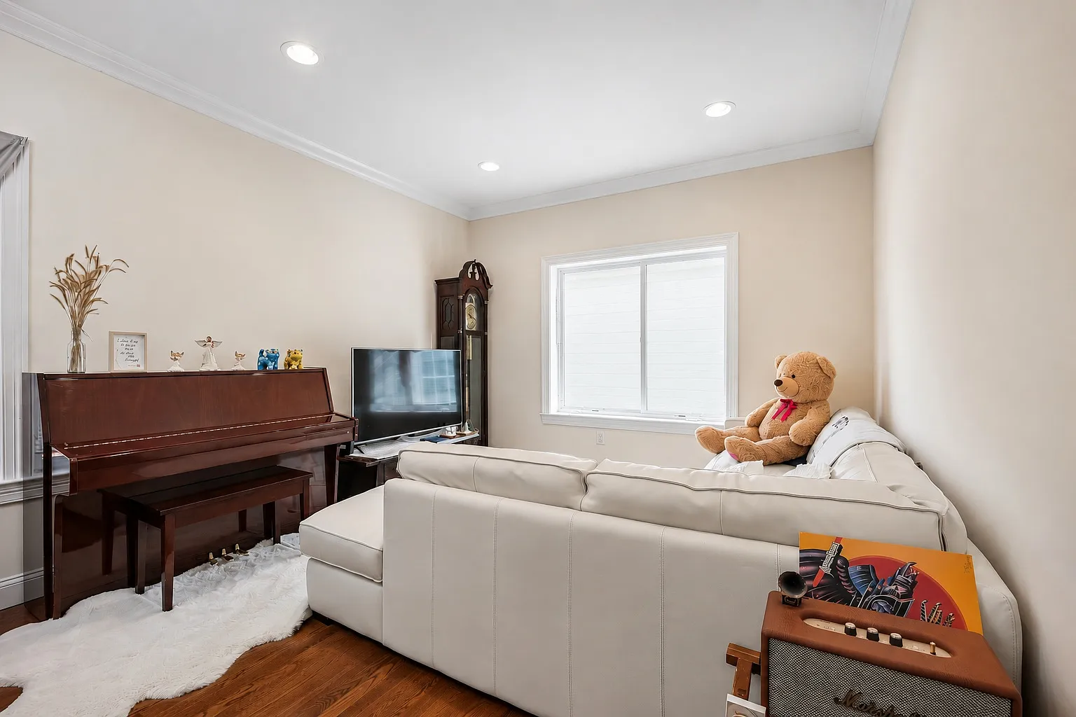 4 bed, 3.5 bath, $5,400 — Photo 3
