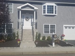 3 Gemelli Dr, North Providence, RI 02904