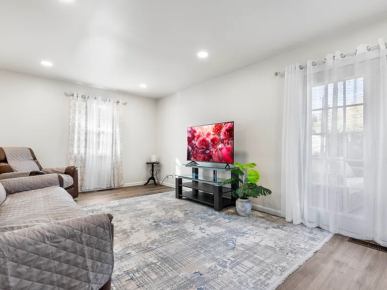 2550 Bordeaux Dr — Photo 20