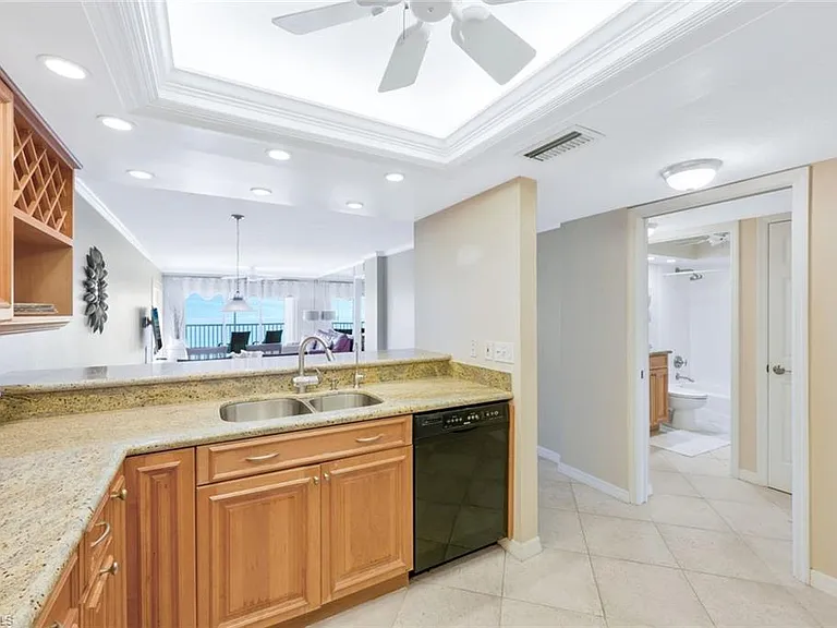 26000 Hickory Blvd #606 — Photo 8