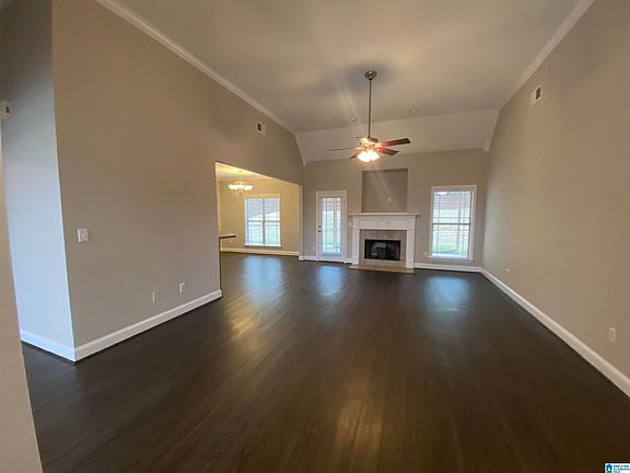 3rd image of 826 Waterford Cove Ln