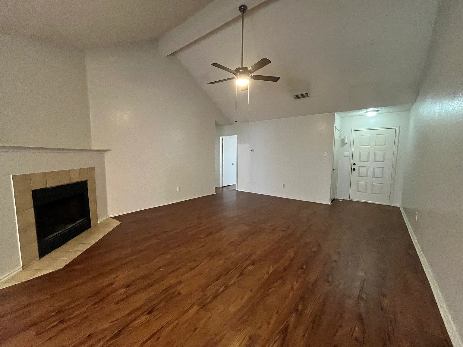 2 bed, 1264 sqft, $1,745 — Photo 4