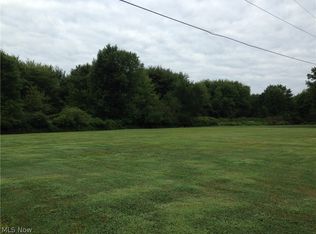Newport Rd SE, Uhrichsville, OH 44683