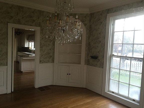 4th image of 901 Bristol Ave