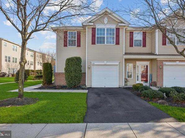 1620 Fela Dr, Riverton, NJ 08077