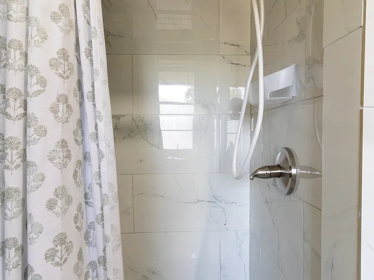 1556 Singleton Ave — Photo 19
