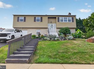 2 Cathy Ln, Aston, PA 19014