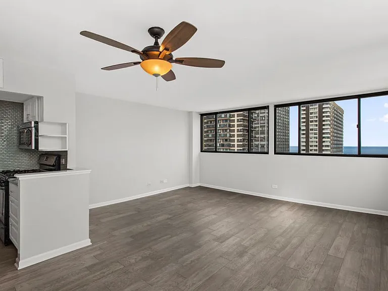 6150 N Kenmore Ave #15 — Photo 6