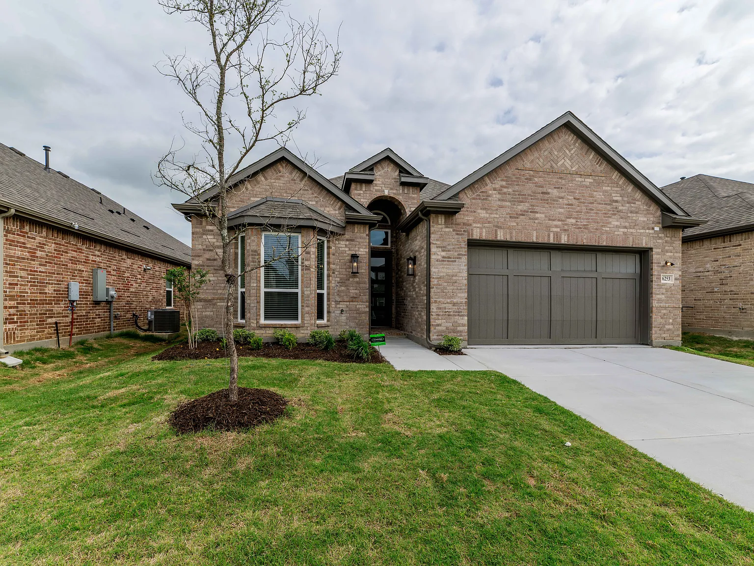 4 bed, 2145 sqft, $2,950 — Photo 3