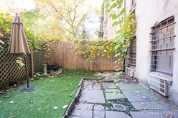 Rented by City Connections Realty | media 27