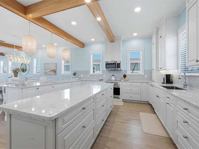 113 Aqua Ln — Photo 18