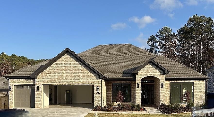 1st image of 207 Abington Cir