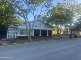 1009 Fisher St, Morehead City, NC 28557