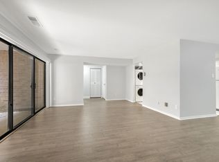 114 Monroe St APT 102, Rockville, MD 20850