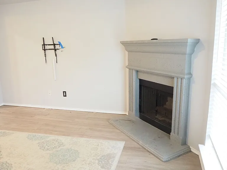 511 Lonestar Park Ln — Photo 9