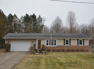 805 S Main St, Lawton, MI 49065