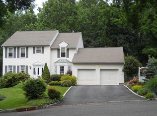 9 Tiffany Rd, Morristown, NJ 07960