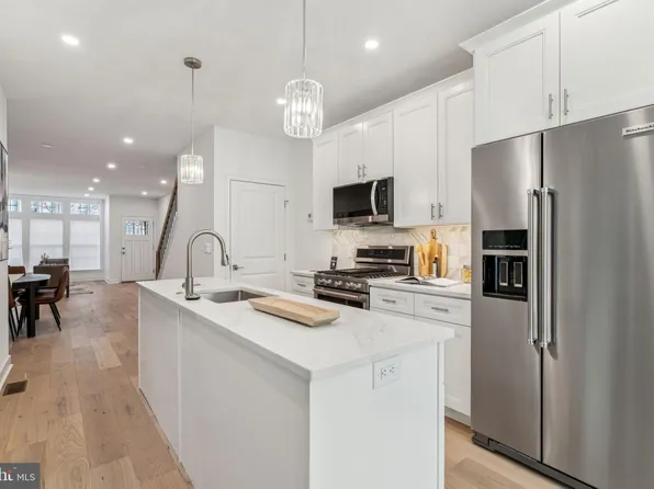614 Carpenter St, Philadelphia, PA 19147