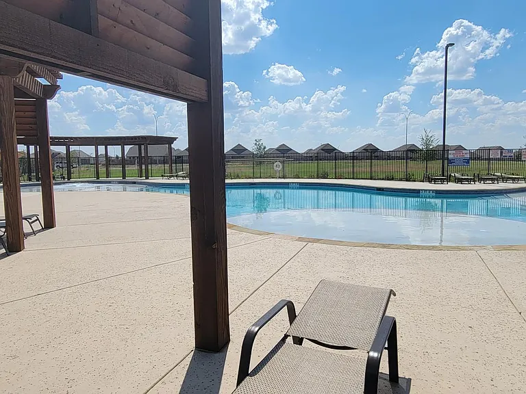 9901 Diamondhead Dr — Photo 37