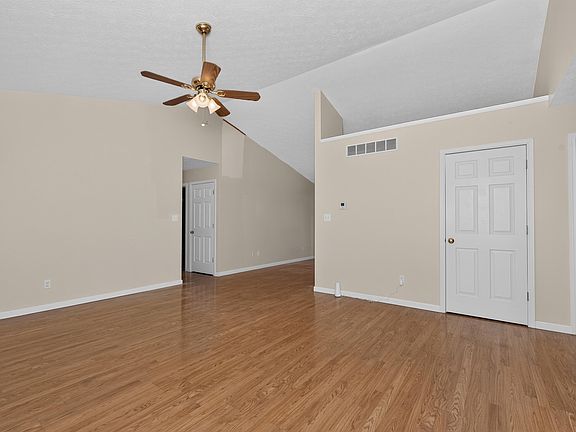 2nd image of 13 Ridge View Cir